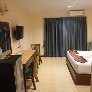 Standard Zimmer mit Kingsize-Bett